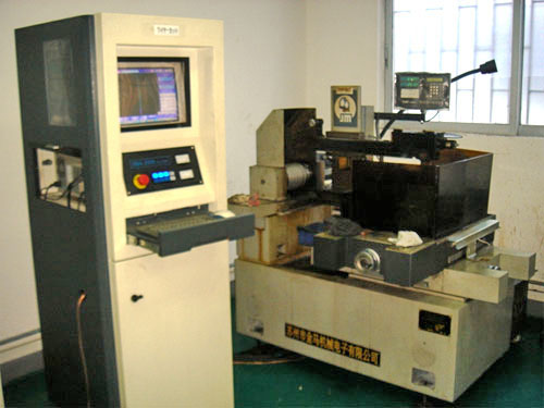 線割加工機（ﾜｲﾔｰｶｯﾄ加工機）